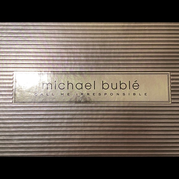 Michael Buble Collector’s Edition Coffee Table Book + CD Set - Picture 3 of 8
